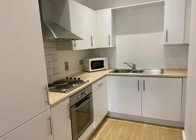 1 bed apartment — Castle Lofts, Castle Street, Brunswick