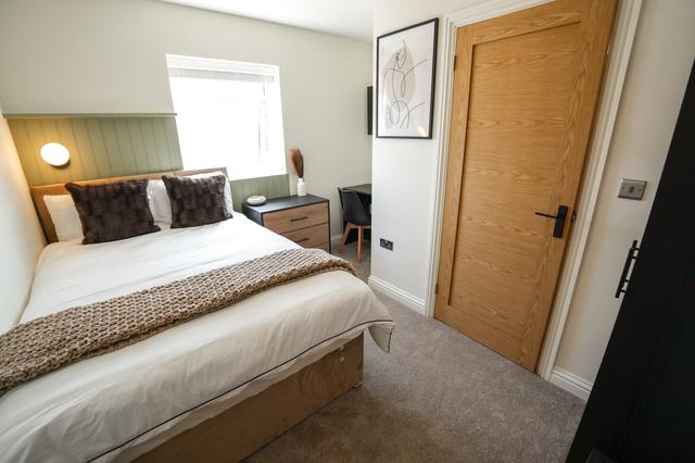 6 bed house — Russell Street, City Centre