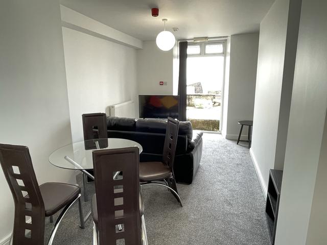 2 bed apartment — Trafalgar Place, Brynmill