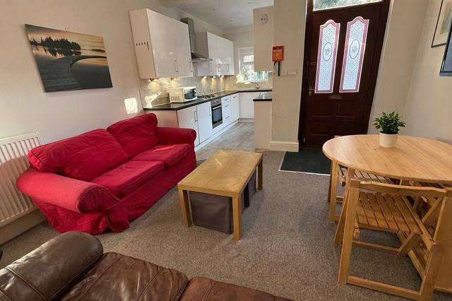 4 bed house — Mona Road, Crookes