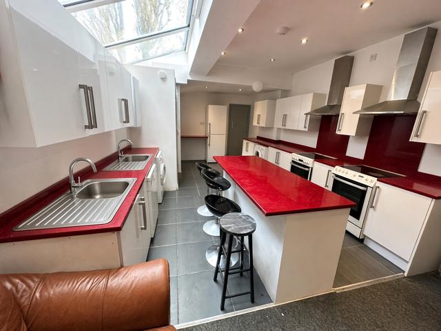 8 bed house — Dawlish Road, Selly Oak