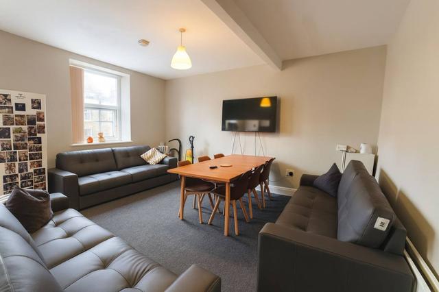 9 bed house — Crookesmoor Road, Crookesmoor