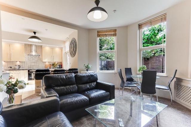 4 bed apartment — Lenton Road, City Centre