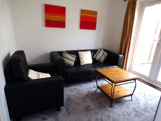 2 bed house — Bath Road, Southsea