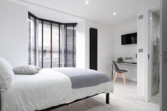 6 bed house — Dixon Street, High Street