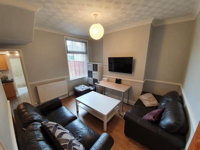 4 bed house — Tavistock Street, Newland