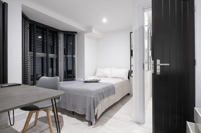 6 bed house — Newland Street West, West End