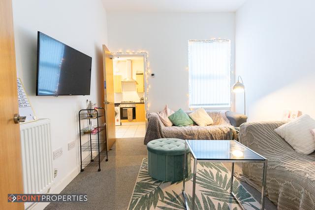 6 bed house — Ferndale Road, Wavertree