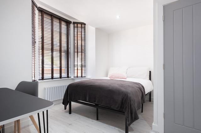 6 bed house — Avondale Street, Monks Road