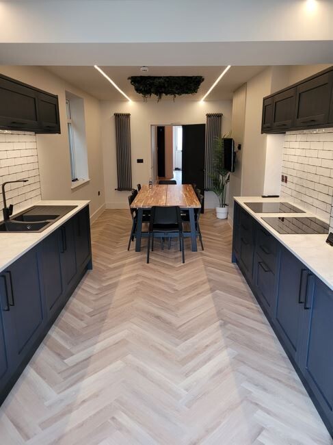 7 bed house — Gwydr Crescent, Uplands