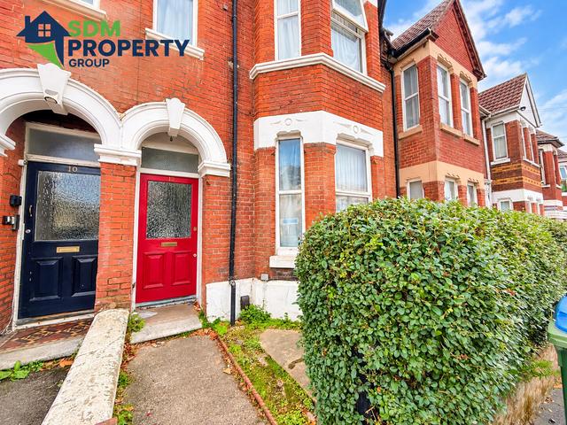 6 bed house — Wilton Avenue, The Polygon