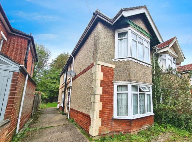 4 bed house — Roselands Gardens, Highfield