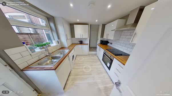 4 bed house — Blaydes Street, Newland