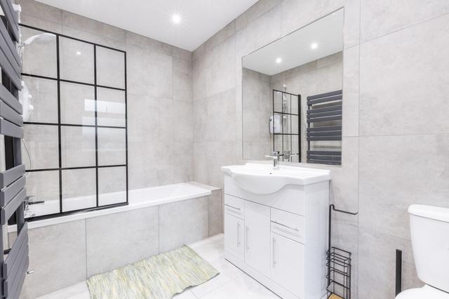 4 bed house — Heathcote Street, Beverley Road