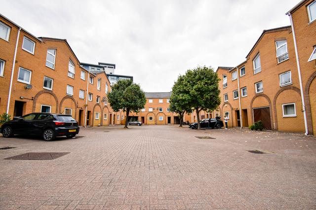 5 bed house — Cyclops Mews, Canary Wharf