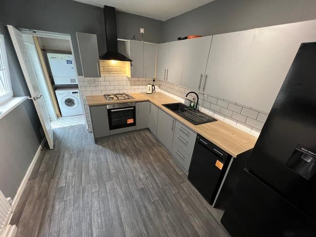 4 bed house — Baglan Street, Port Tennant