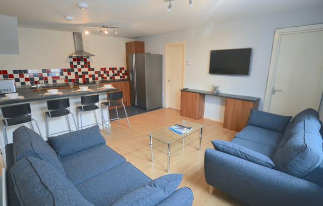4 bed apartment — Mundella Terrace, Heaton