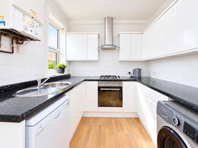 5 bed house — Etty Avenue, Tang Hall
