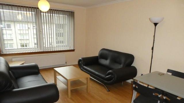 4 bed apartment — St. Mungo Avenue, City Centre