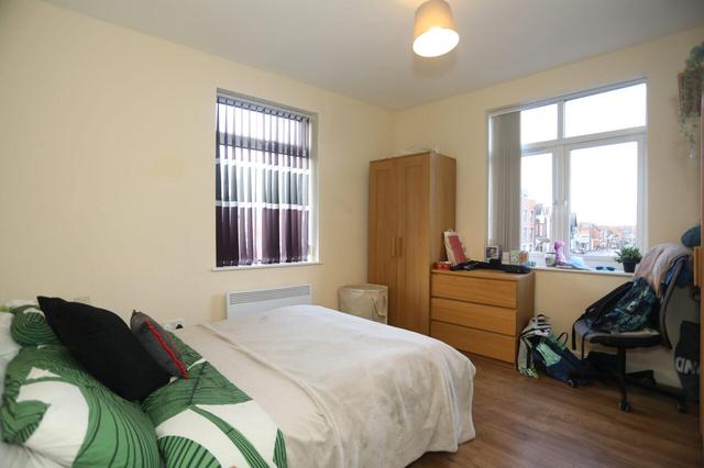 2 bed apartment — Queens Road, Clarendon Park