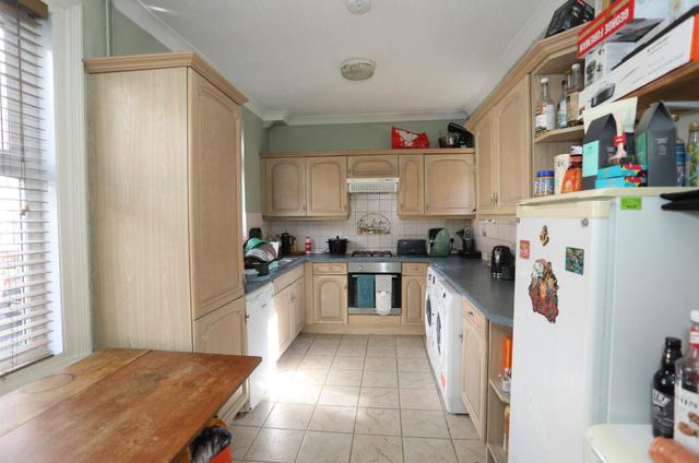 5 bed house — Barclay Street, Westcotes