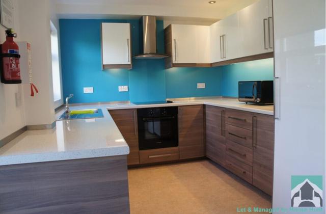 4 bed house — Bantock Way, Harborne