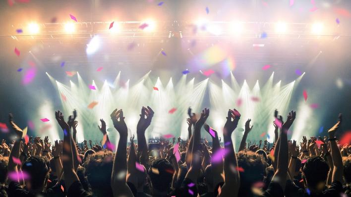 Top 8 Items to Take to Festivals This Summer