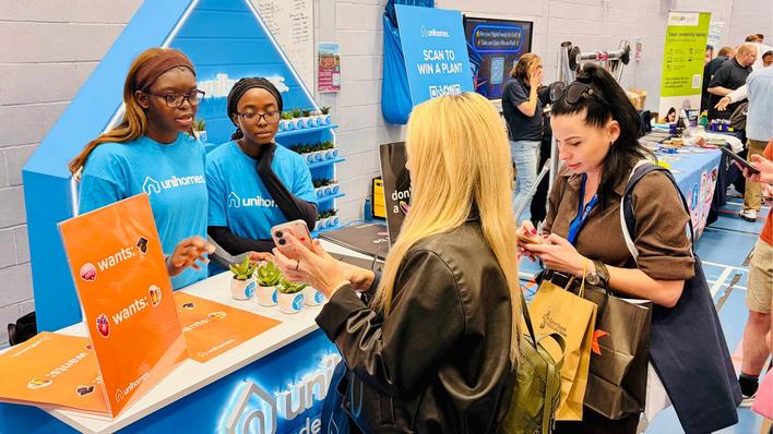 What Is a Freshers' Fair? Our Ultimate Guide
