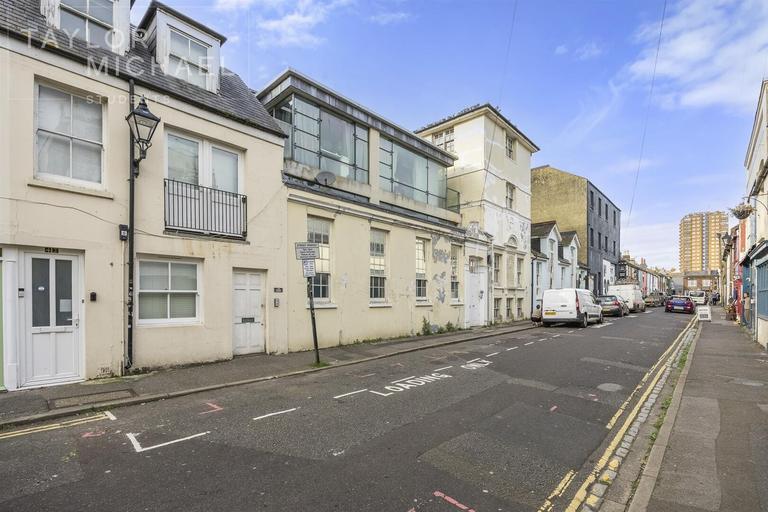 40 Upper Gardner Street, London Road, Brighton, BN1 4AN