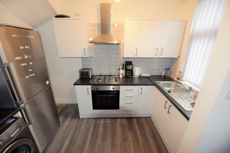 2 bedroom house for rent Kelsall Terrace, Leeds, LS6 1RD UniHomes