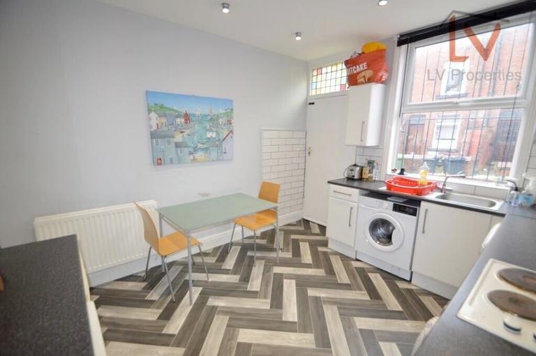 Welton Grove, Headingley, Leeds, LS6 1ES