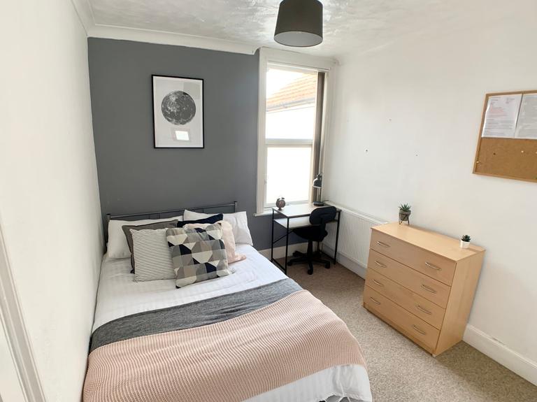 St. Marys Road, Fratton, Portsmouth, PO1 5PF