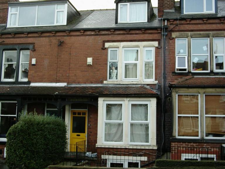 Headingley Mount, Headingley, Leeds, LS6 3EL