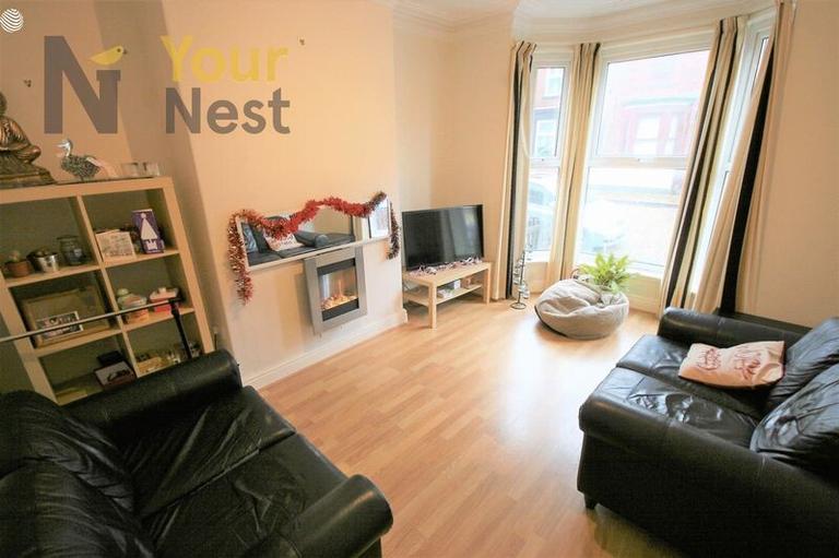 Ashville Grove, Hyde Park, Leeds, LS6 1LY