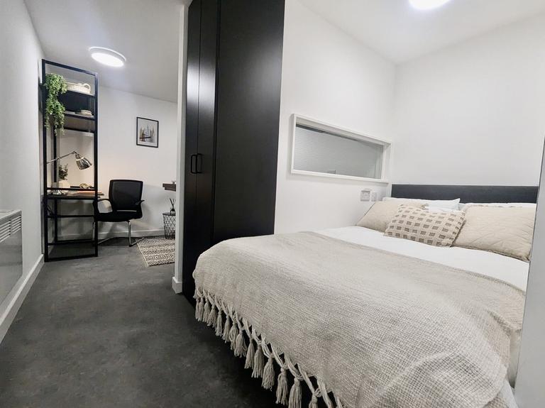 Deakins Yard, Newcastle-under-Lyme, Keele, ST5 1HH