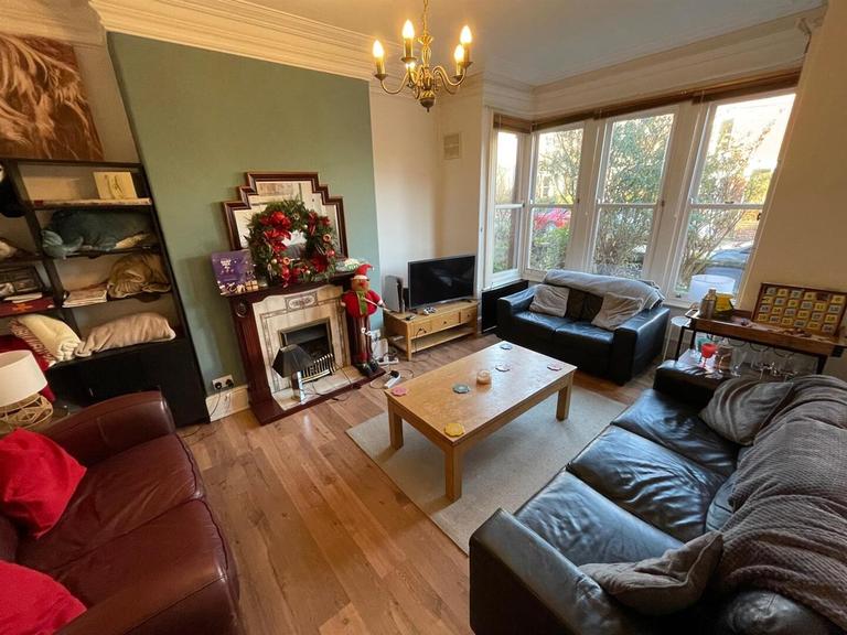 Rochester Terrace, Burley, Leeds, LS6 3DF