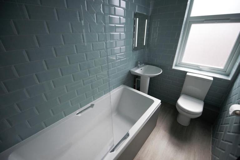 Meadow View, Hyde Park, Leeds, LS6 1JQ