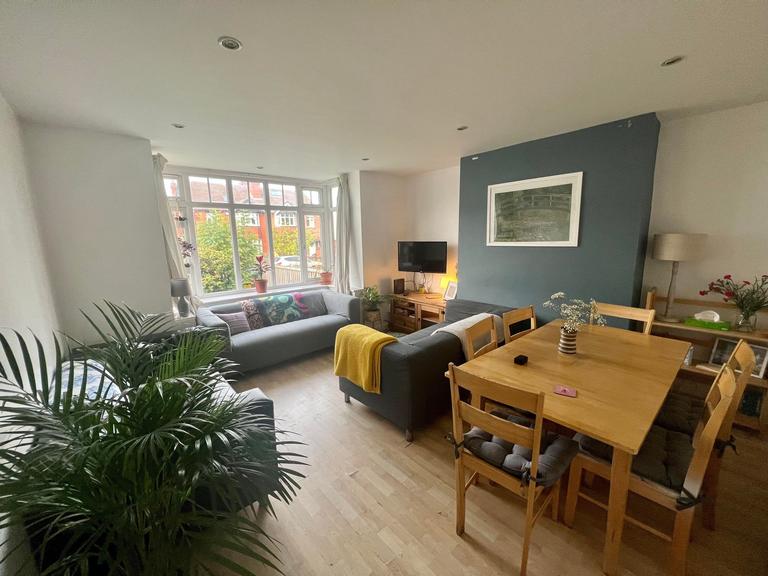 St Annes Road, Headingley, Leeds, LS6 3NY