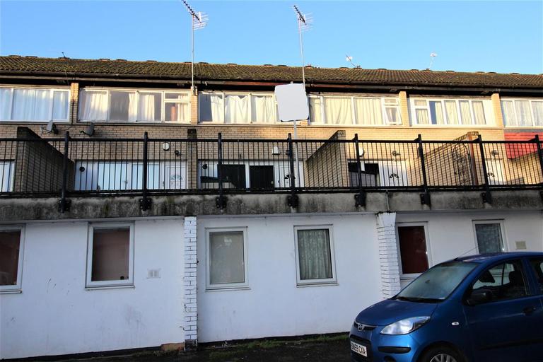 6 bedroom house for rent Barchester Close, London, UB8 2JY UniHomes