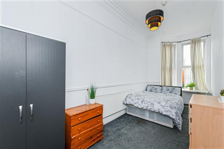 Foxhall Road, Forest Fields, Nottingham, NG7 6LH