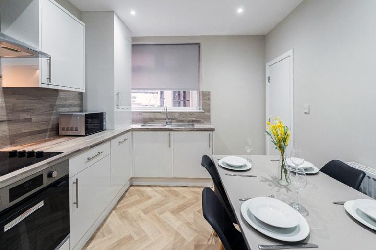 4 bedroom house for rent Slade Lane Fallowfield, Manchester, M19 2BU