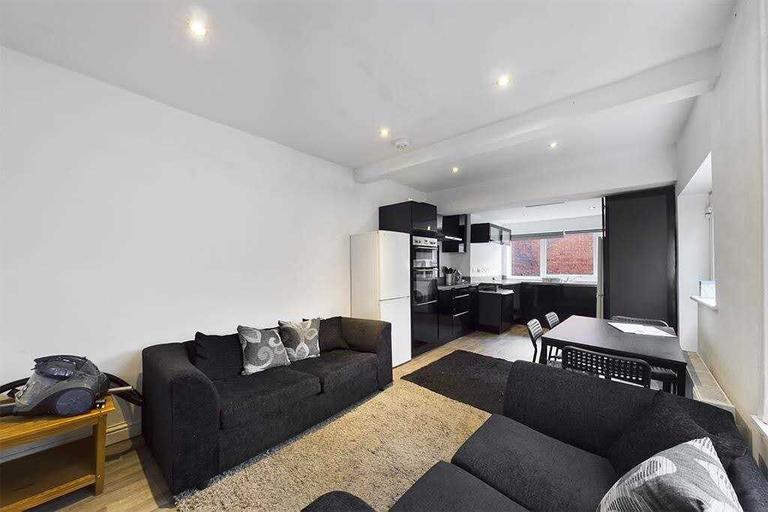 Harborough Road, The Polygon, Southampton, SO15 2FZ