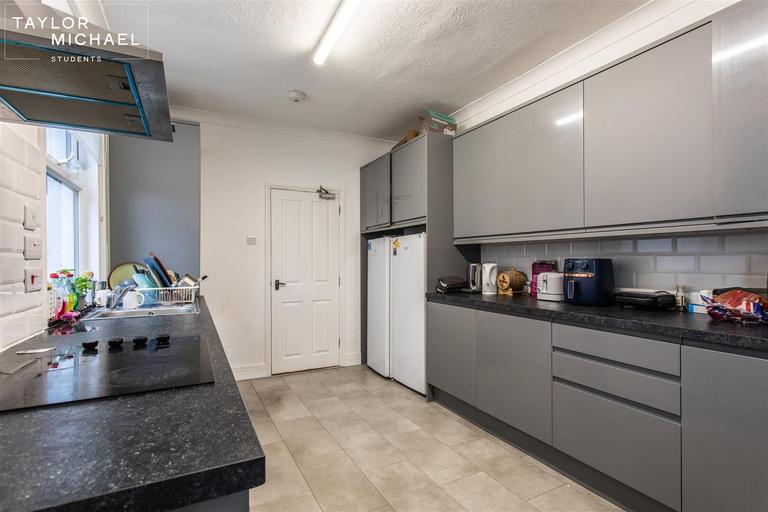 Queens Park Road, Hanover, Brighton, BN2 9ZB