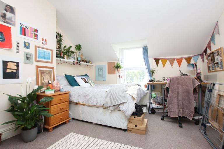 63 Combe Park, Weston, Bath, BA1 3NH