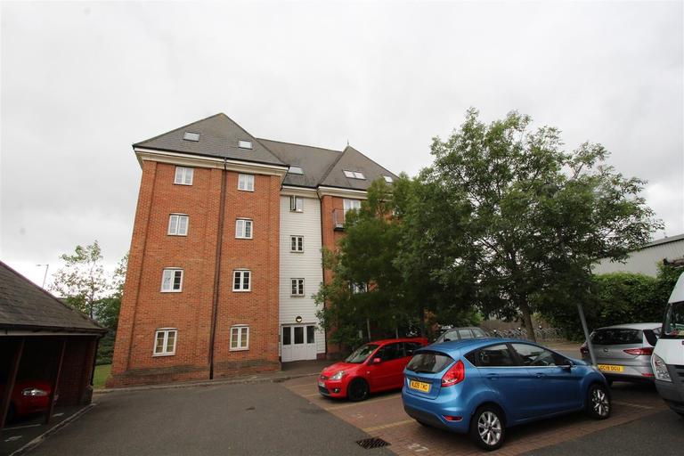 Hardies Point, Old Heath, Colchester, CO2 8JT