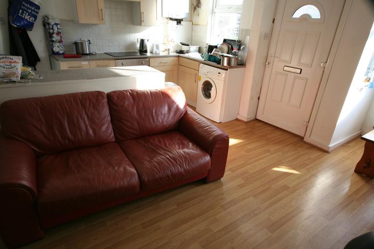 Talbot Mount, Burley, Leeds, LS4 2PF