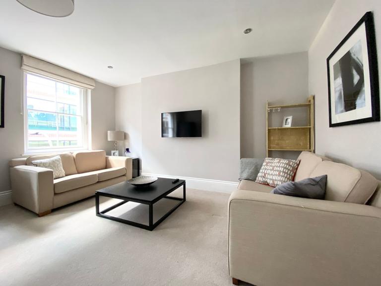 Huntley Street, Marylebone, London, WC1E 6DD