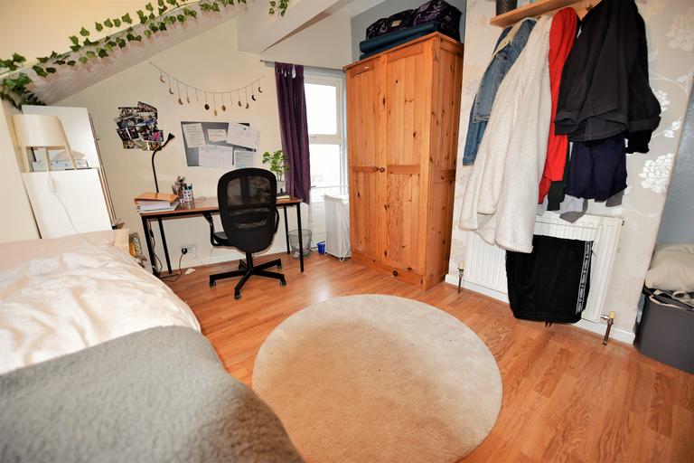 Thornville Avenue, Hyde Park, Leeds, LS6 1JS
