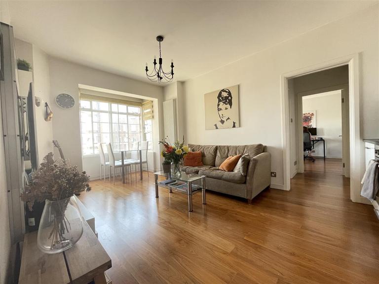 Park Road, Marylebone, London, NW1 6XZ