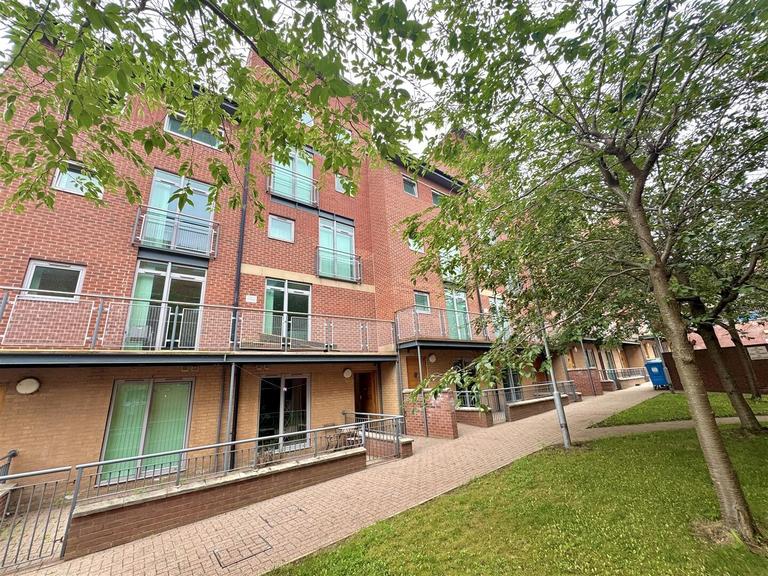 Broom Street, Broomhall, Sheffield, S10 2DA